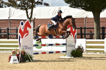 Tabitha Kyle wins the National 138cm Championship Final